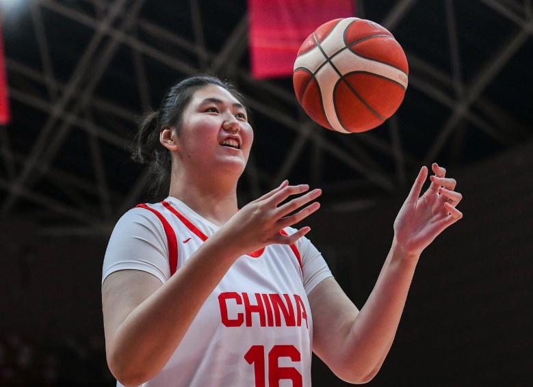 开云体育平台app-FIBA世预赛新星榜:中国女篮仅张子宇入选 超2米2身高太独特